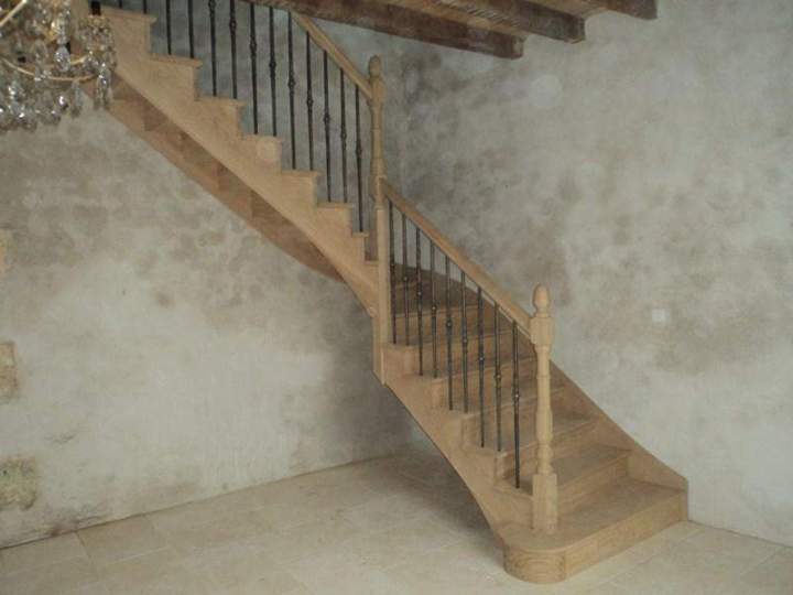 Escalier quart tournant en bois et garde-corps métal Dordogne (24)
