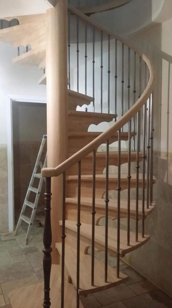 Escalier hélicoïdal en bois et métal Dordogne (24)