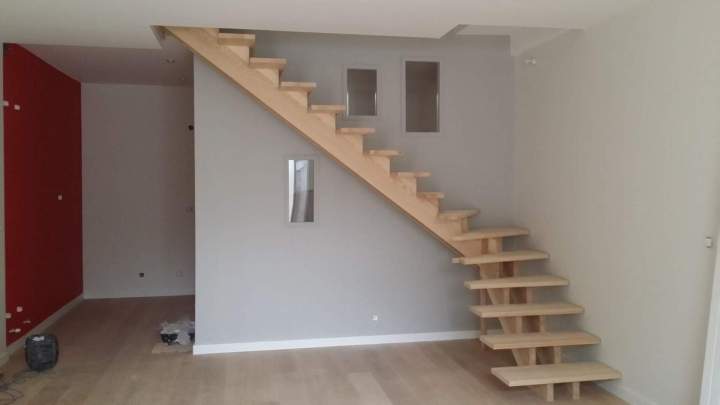 Escalier contemporain à limon central Dordogne